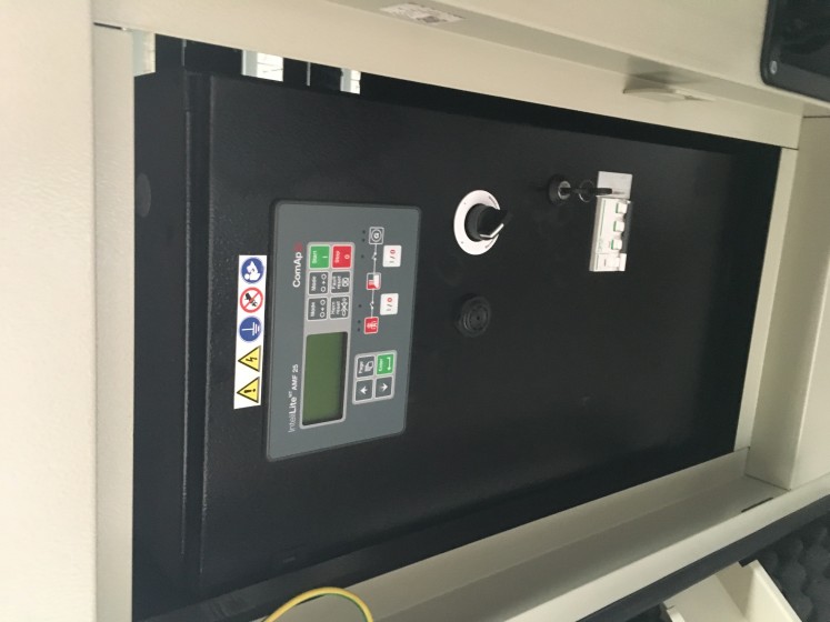 Panel sterowania agregatu z automatyką SZR – Multistal & Lohmann