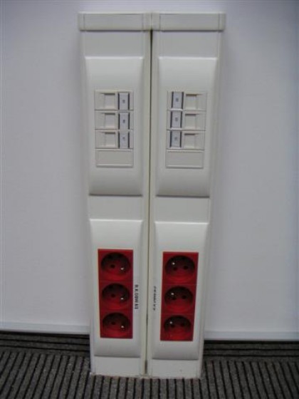 Kolumny z gniazdami zasilania i RJ45 – AUTO BRUNO, Szczecin