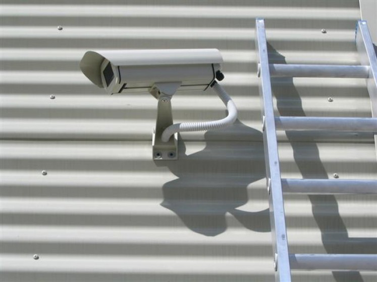 Kamera CCTV na elewacji salonu – Autogaleria, Gorzów Wielkopolski