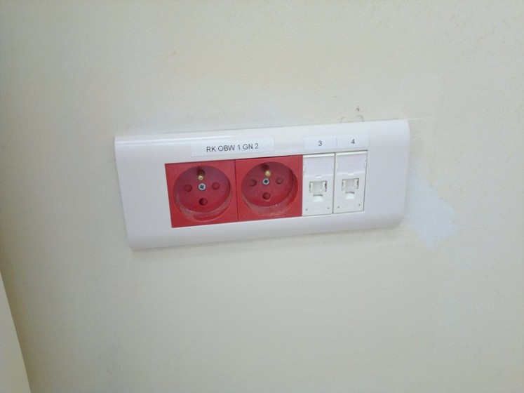 Gniazda zasilania dedykowanego i RJ45 – filia biblioteczna Gminy Suchy Las