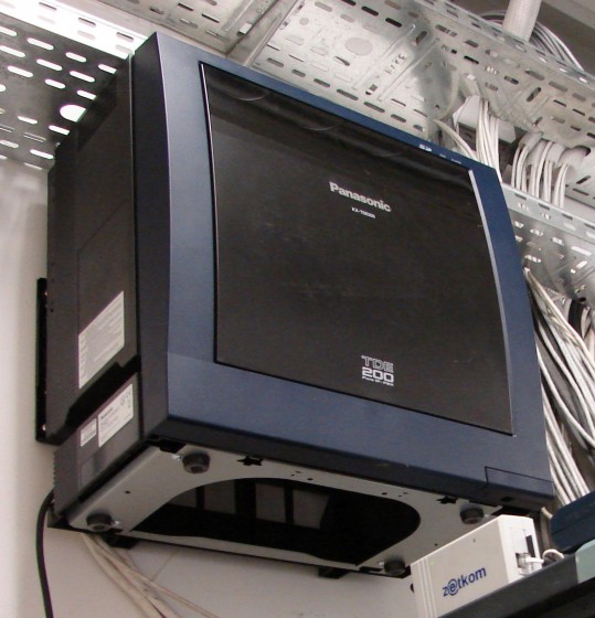 Centrala telefoniczna Panasonic KX-TDE200 – salon Ford i Mazda, Warszawa