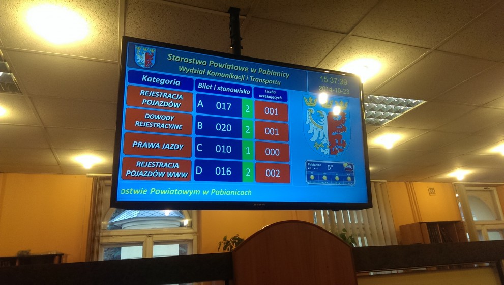 Wyświetlacz główny LCD w sali obsługi – Starostwo Powiatowe w Pabianicach