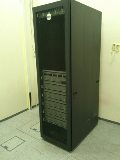Szafa rack punktu dystrybucyjnego – Konsalnet, Warszawa