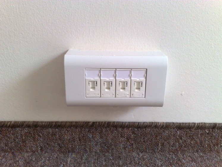 Gniazda RJ45 3M Volition na ścianie – Schiever Polska