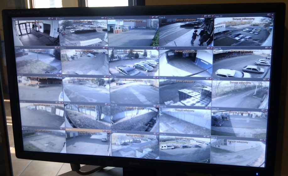 Podgląd obrazu z kamer IP na monitorze – zakład Stomil Poznań S.A.